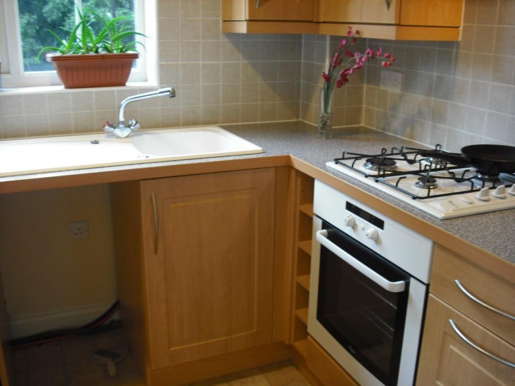 Property photo 2 of 8 Kitchen