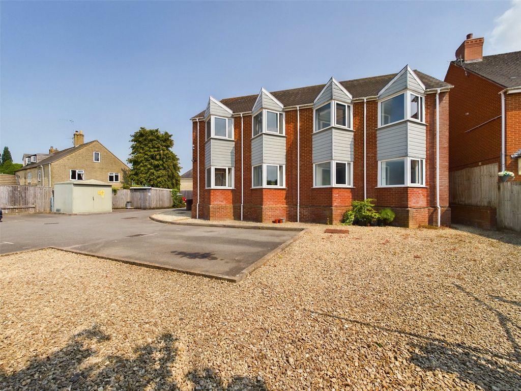 Property photo 1 of 8 Picture No. 02