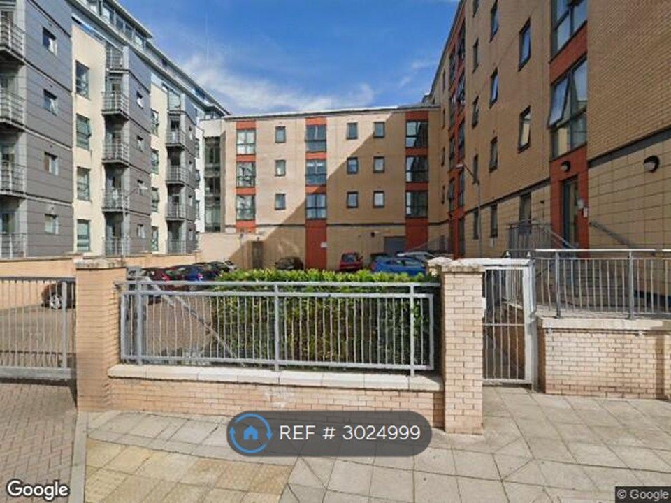 Property photo 3 of 29 Secure Car Park