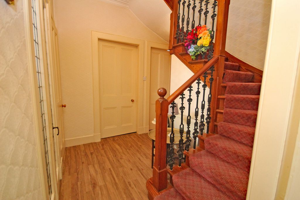 Property photo 2 of 29