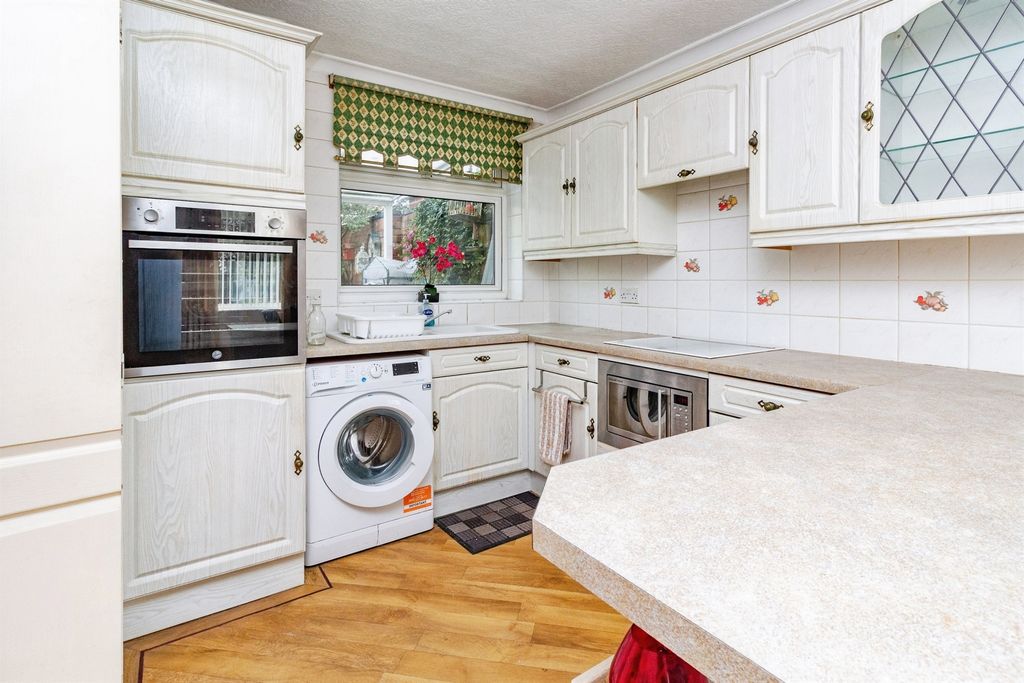 Property photo 3 of 16
