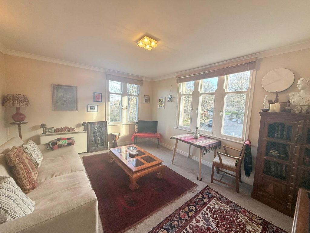 Property photo 3 of 11 Picture No. 24