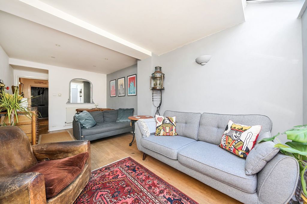 Property photo 2 of 19