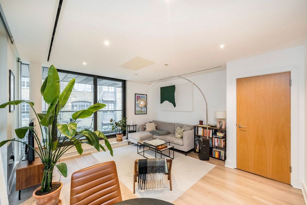 Property photo 3 of 5