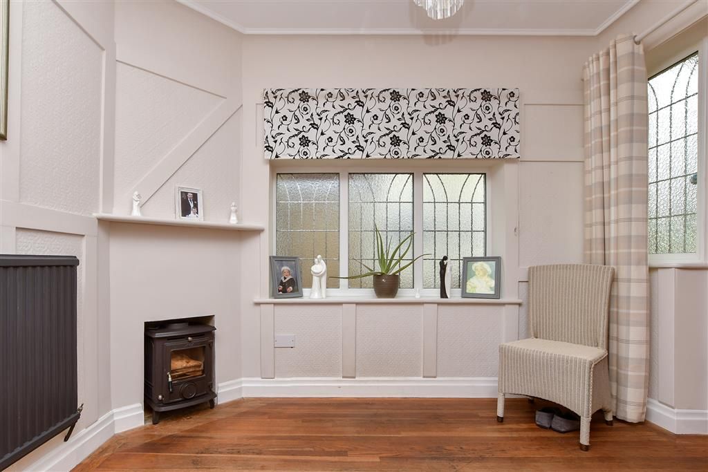 Property photo 2 of 16 Entrance Hall