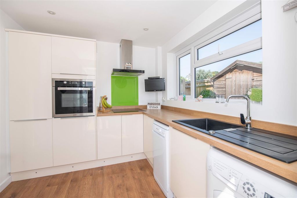Property photo 2 of 16 Kitchen.Jpg