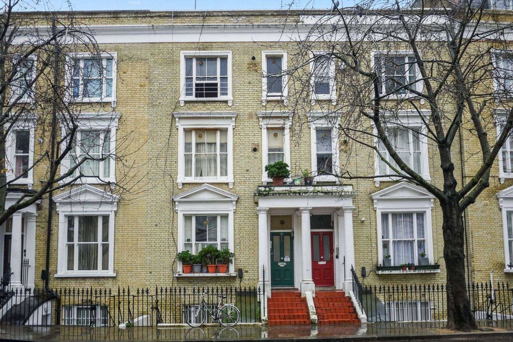 Property photo 1 of 3 36d Eardley Crescent, London Sw5 9Jz