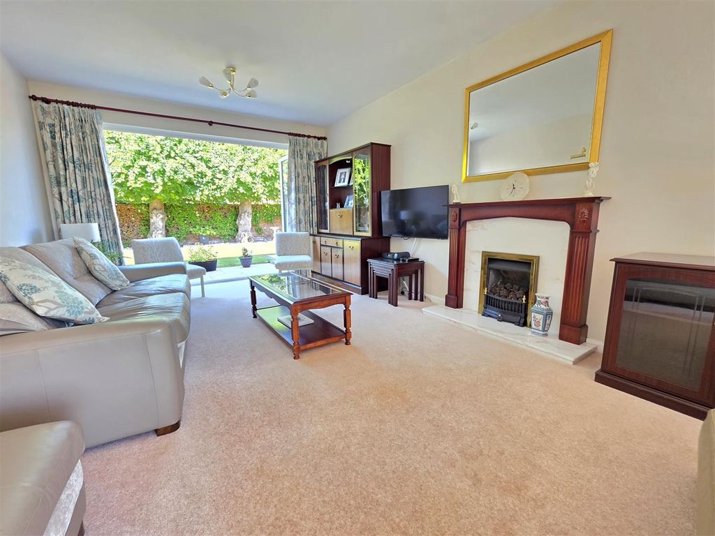 Property photo 3 of 17