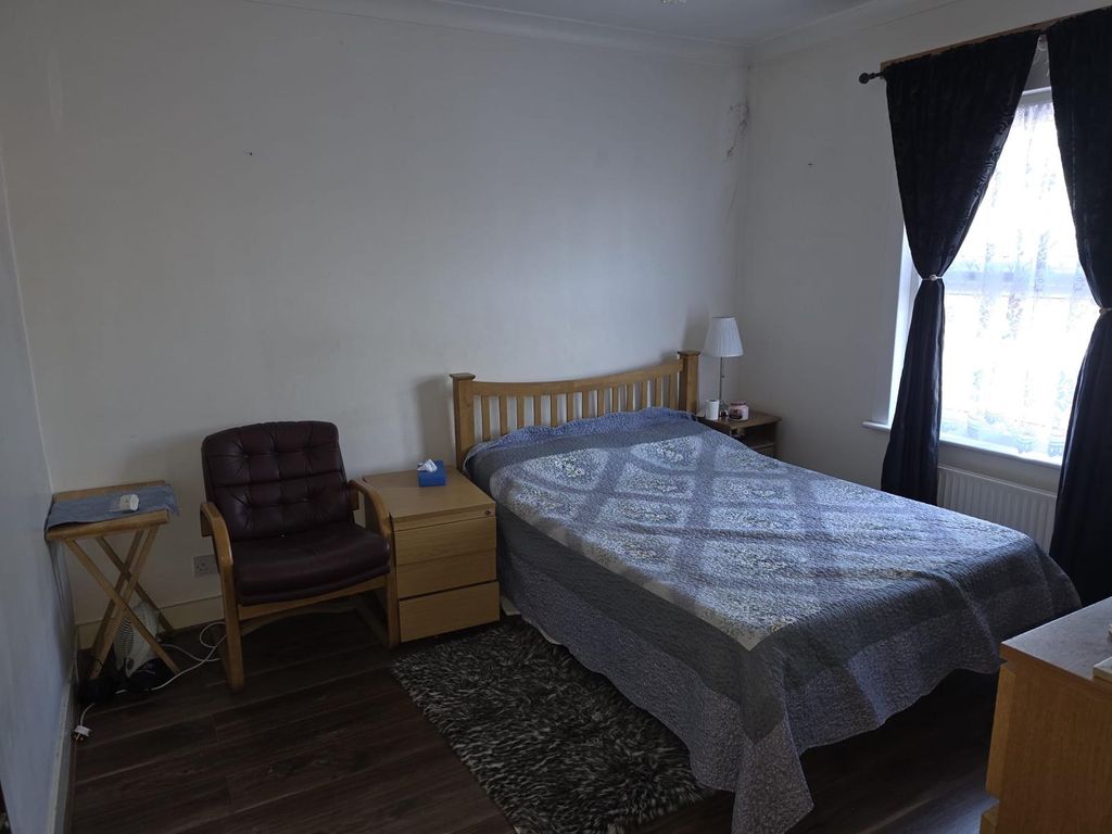 Property photo 3 of 7 Gallery