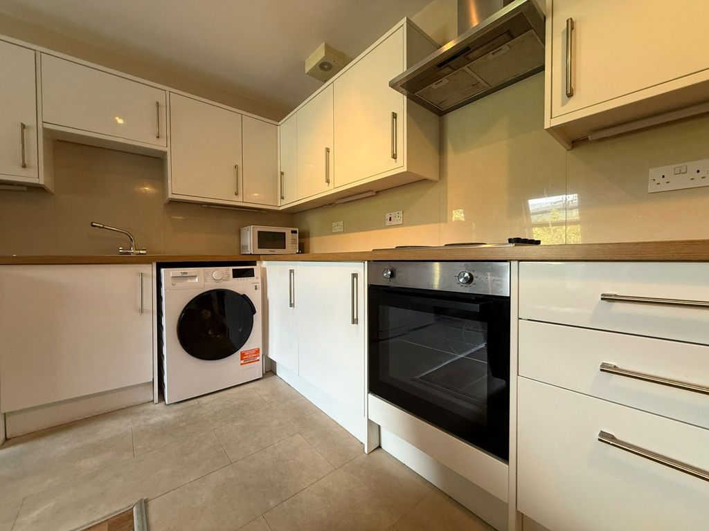 Property photo 2 of 7 7