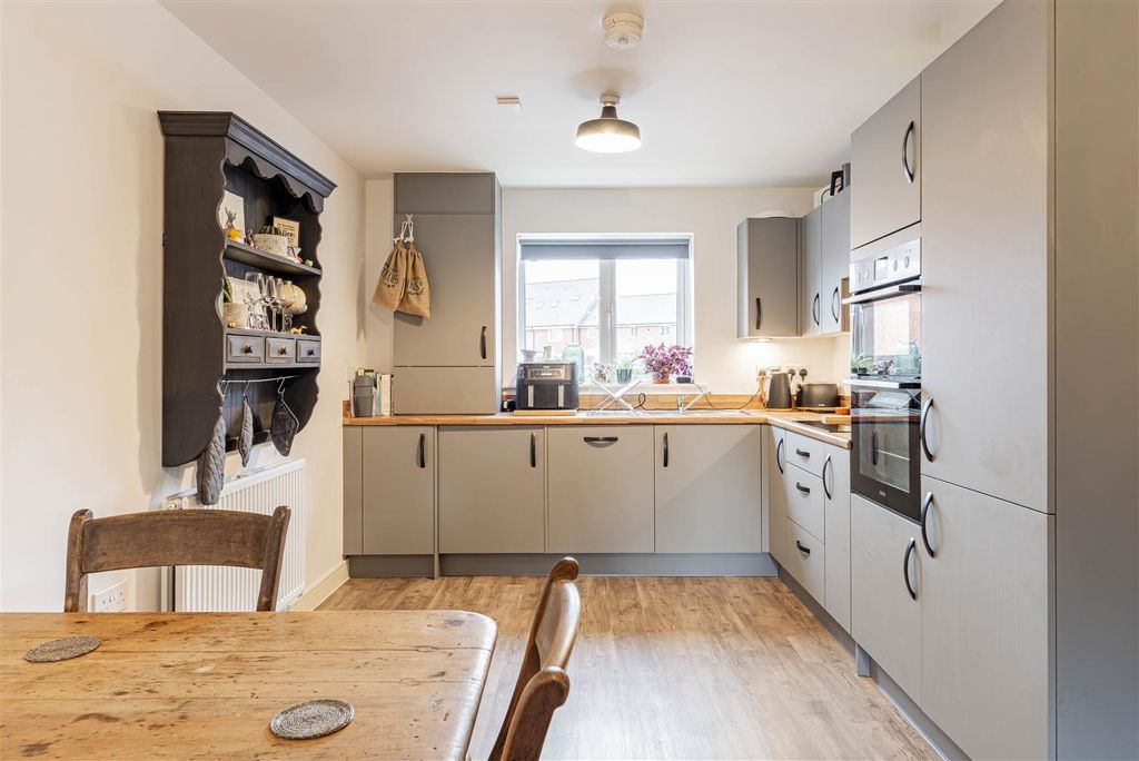 Property photo 3 of 11 L J Imaging-10.Jpg