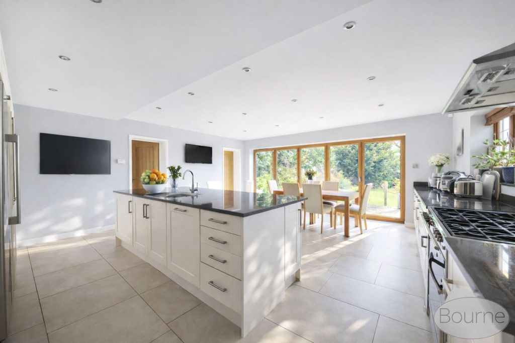 Property photo 2 of 13 Picture No. 57