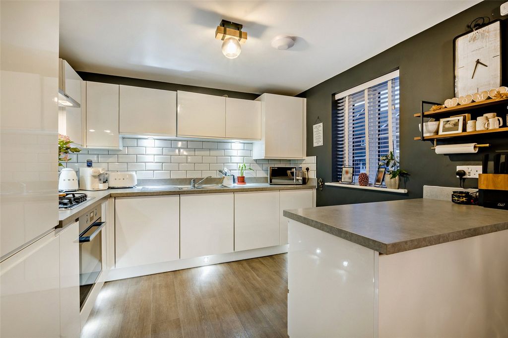 Property photo 3 of 24 Picture No. 18