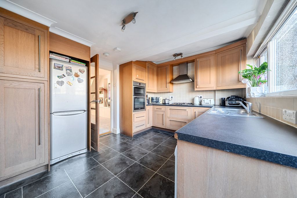 Property photo 3 of 24 Kitchen