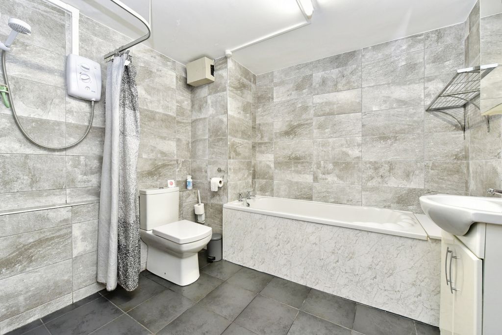 Property photo 3 of 18 Photo