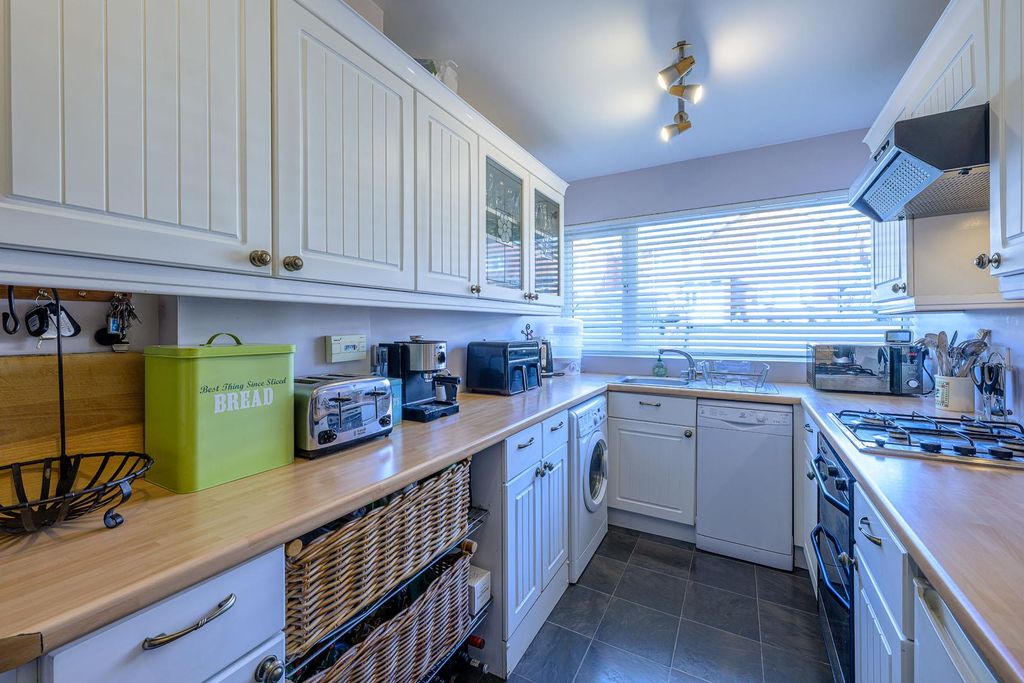 Property photo 3 of 20