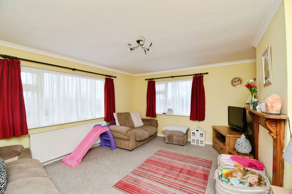 Property photo 3 of 16 Photo