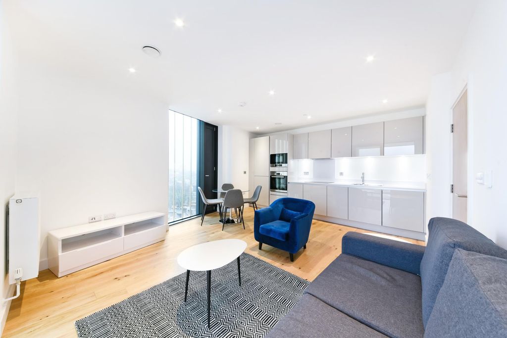 Property photo 3 of 12