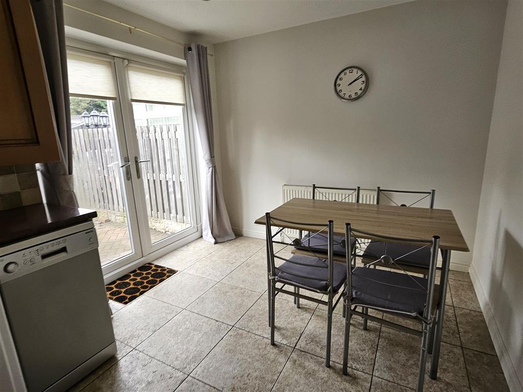 Property photo 3 of 8 Dining
