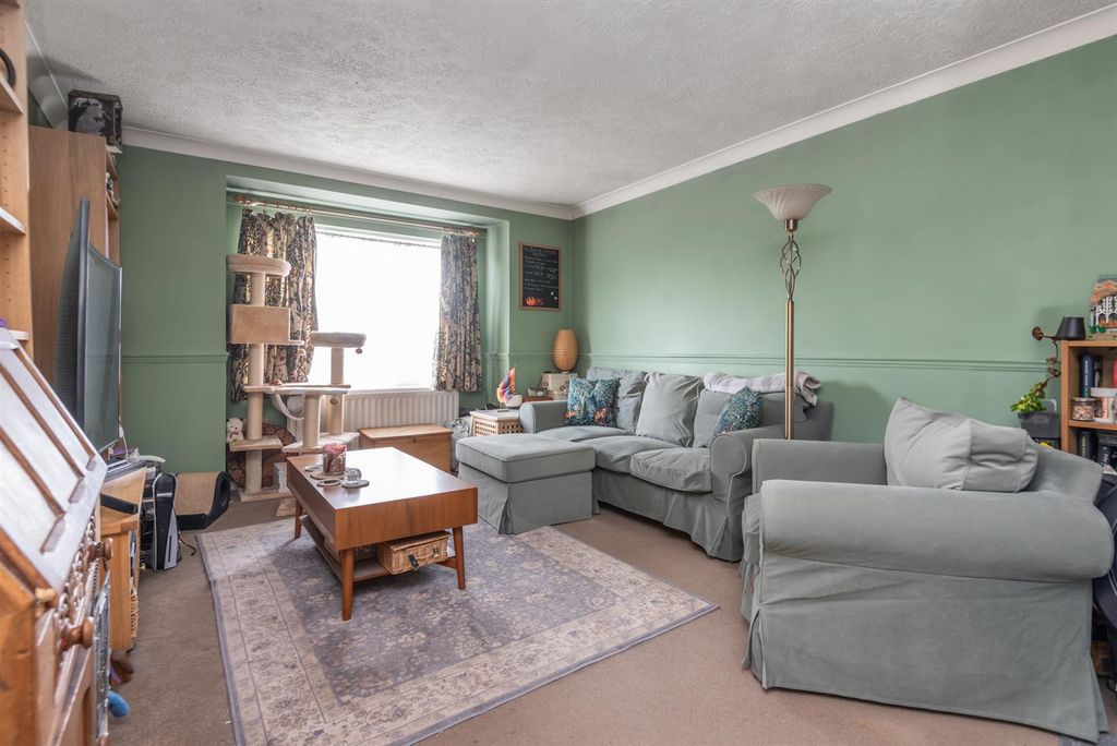 Property photo 2 of 10 03-8_Castalia_Court_Da1_5Ql.Jpg