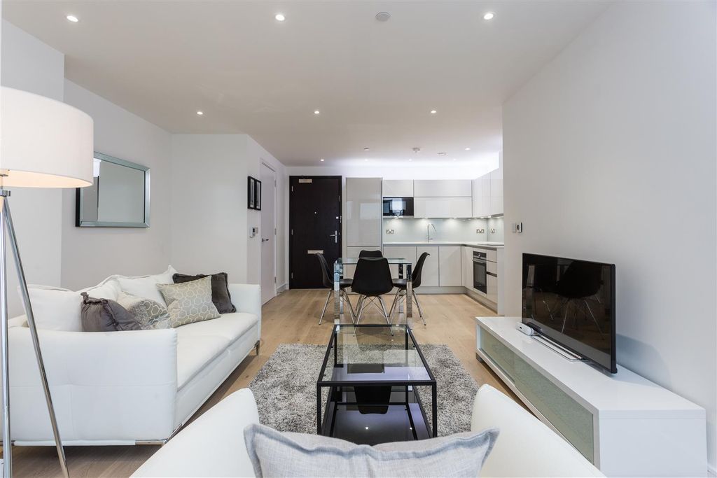 Property photo 1 of 11 Reception Room