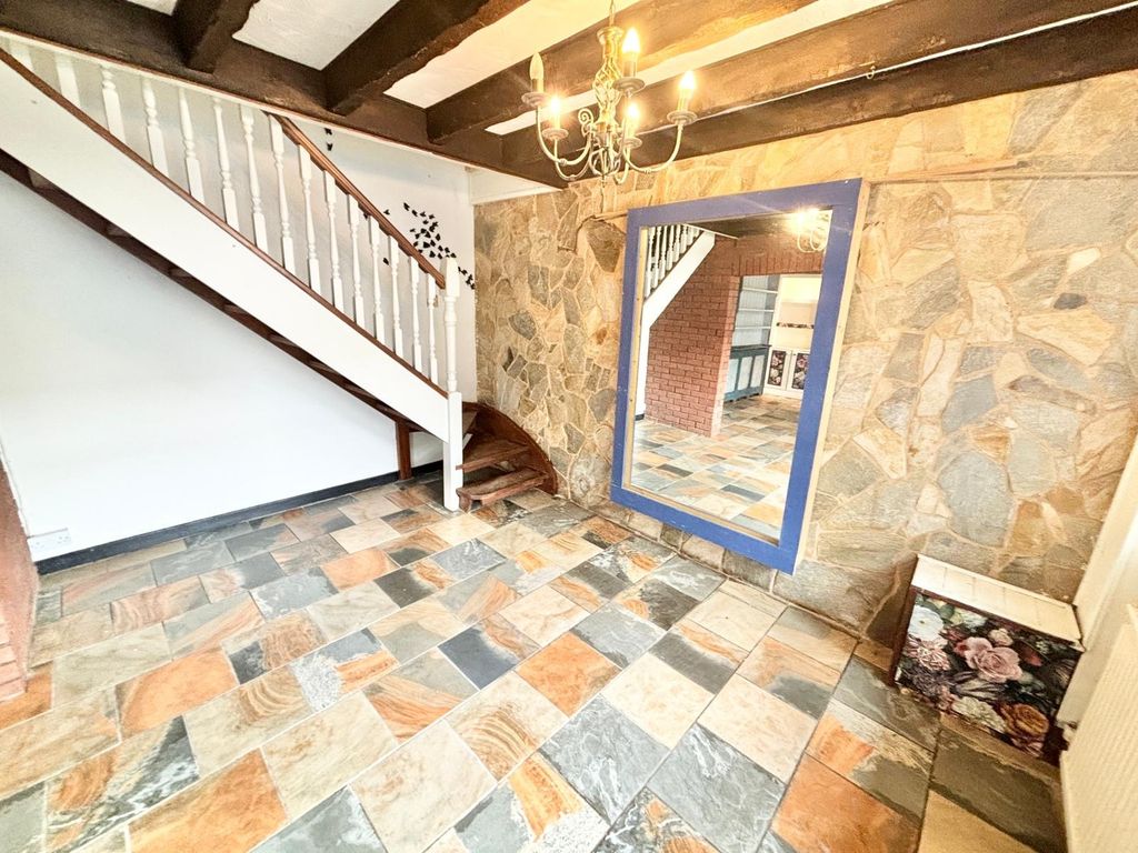 Property photo 3 of 28