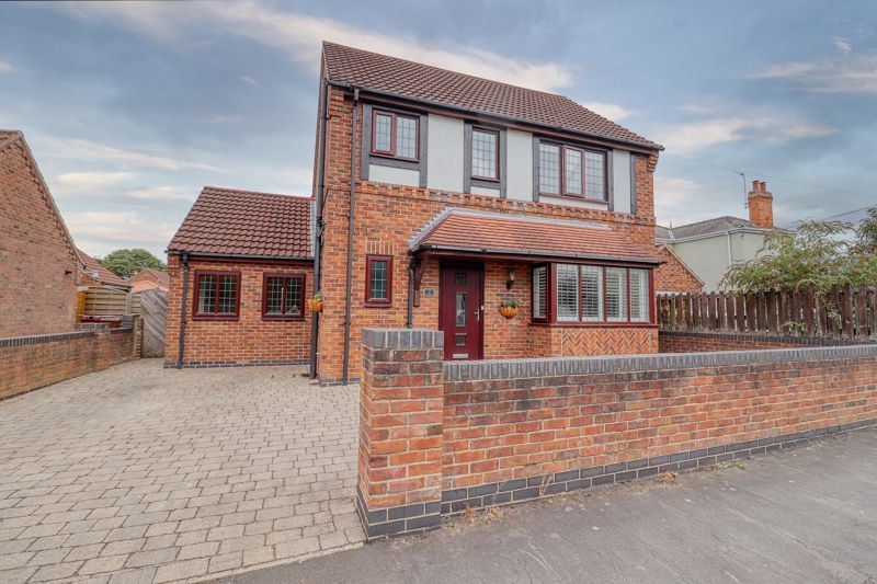 Property photo 1 of 18 Frontal