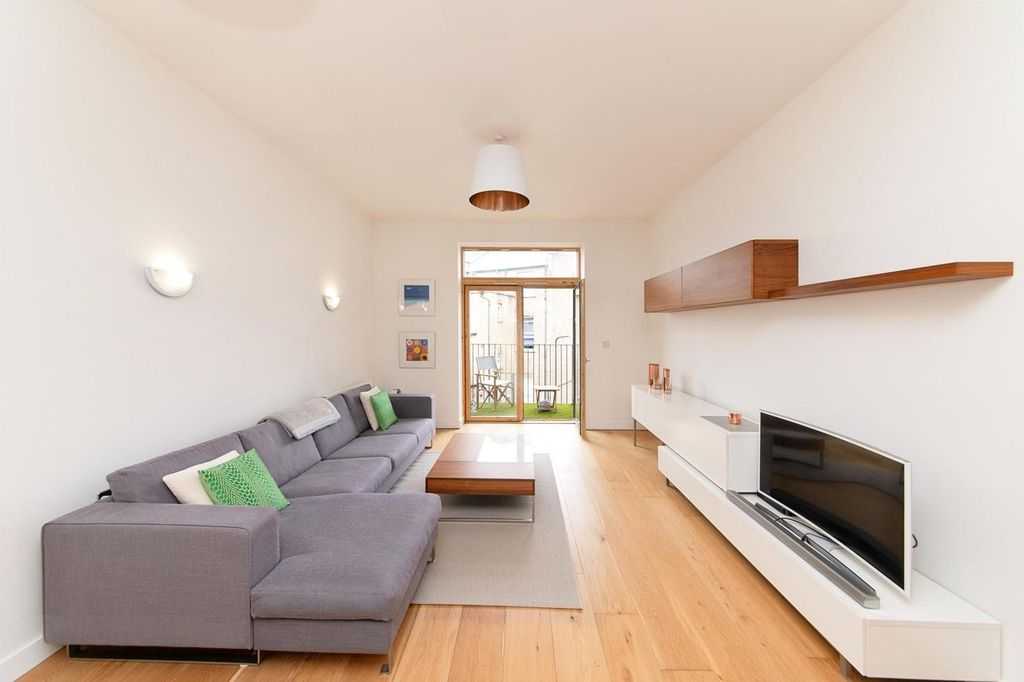 Property photo 1 of 12 Image