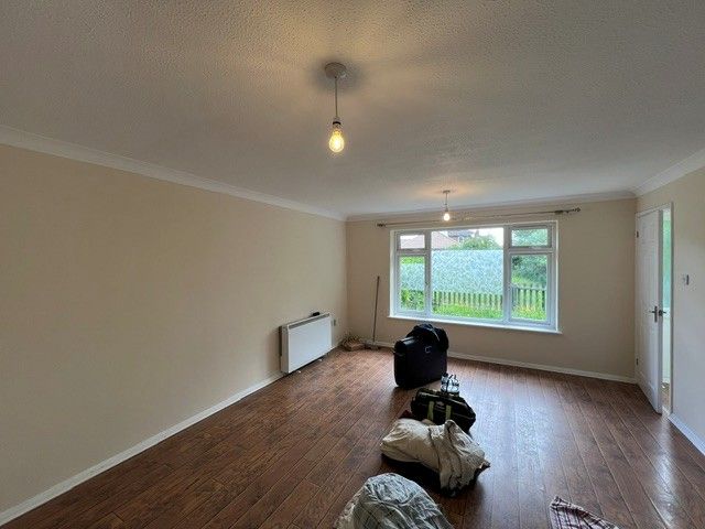 Property photo 2 of 7 Living Room