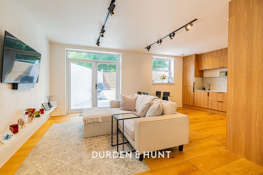 Property photo 2 of 12 Mayfair-11.Jpg