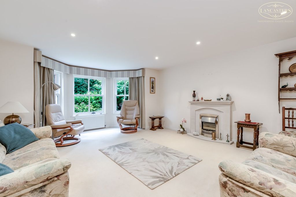 Property photo 2 of 16 Reception Room