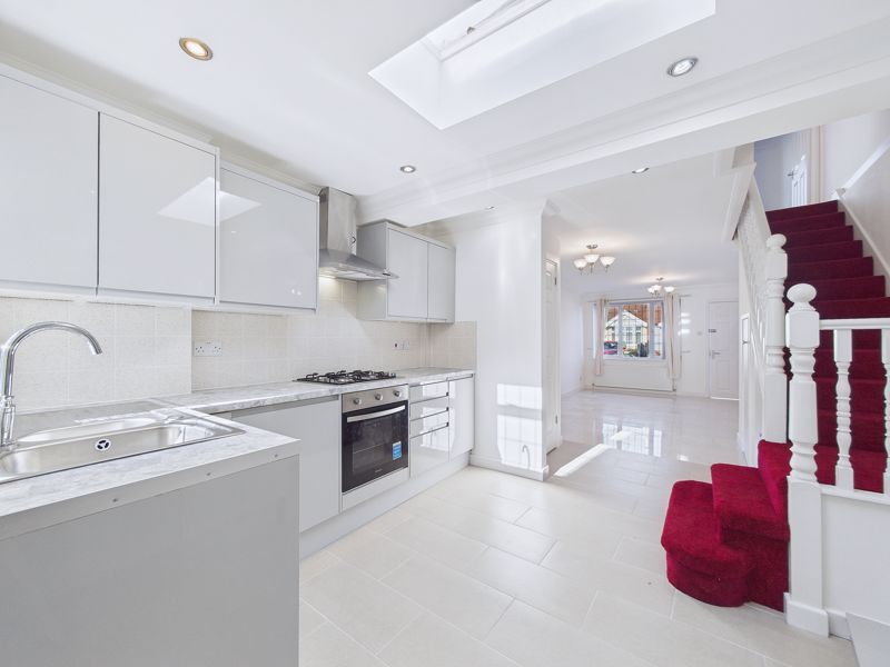 Property photo 1 of 16 Photo 5