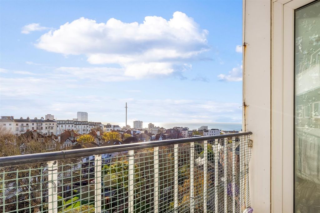 Property photo 1 of 12 Furze Hill, Furze Hill Court 42-011.Jpg