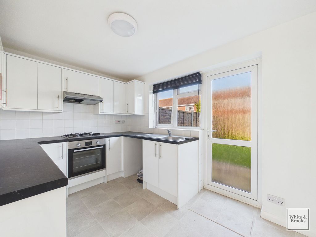 Property photo 3 of 12 Kitchen