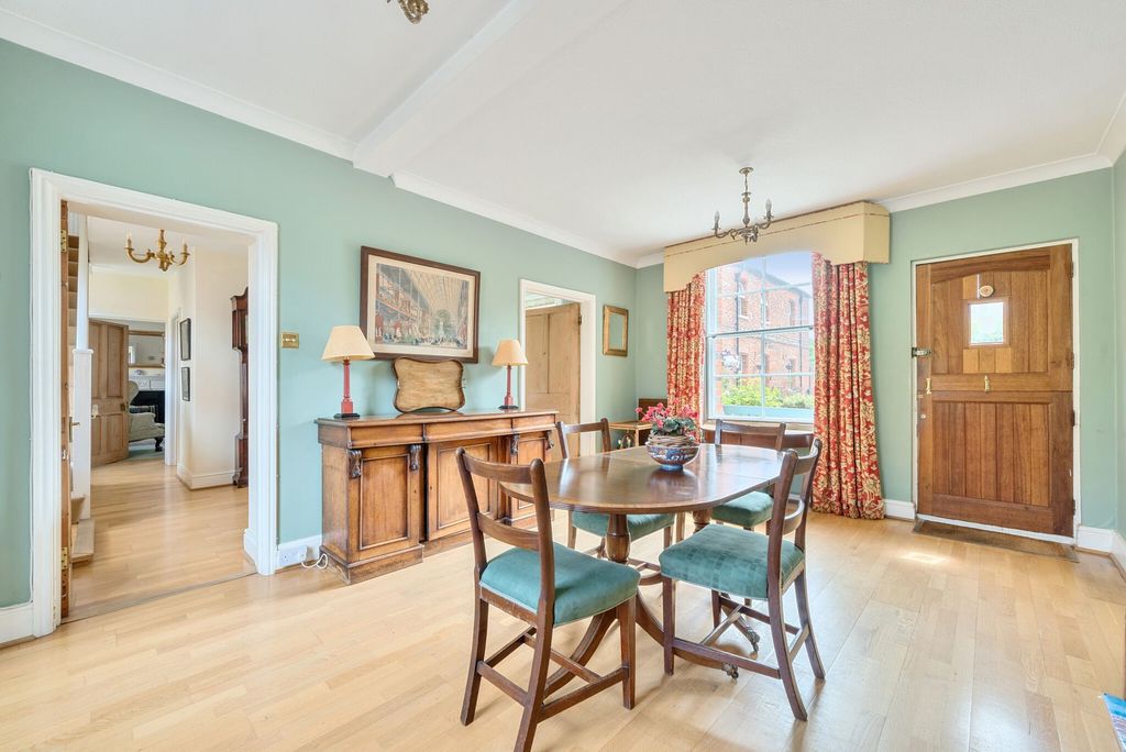 Property photo 3 of 12