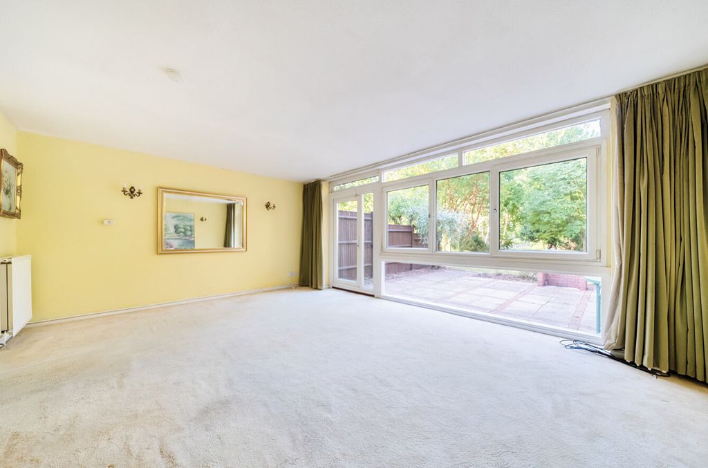 Property photo 2 of 12 1336868-15-6899B2...
