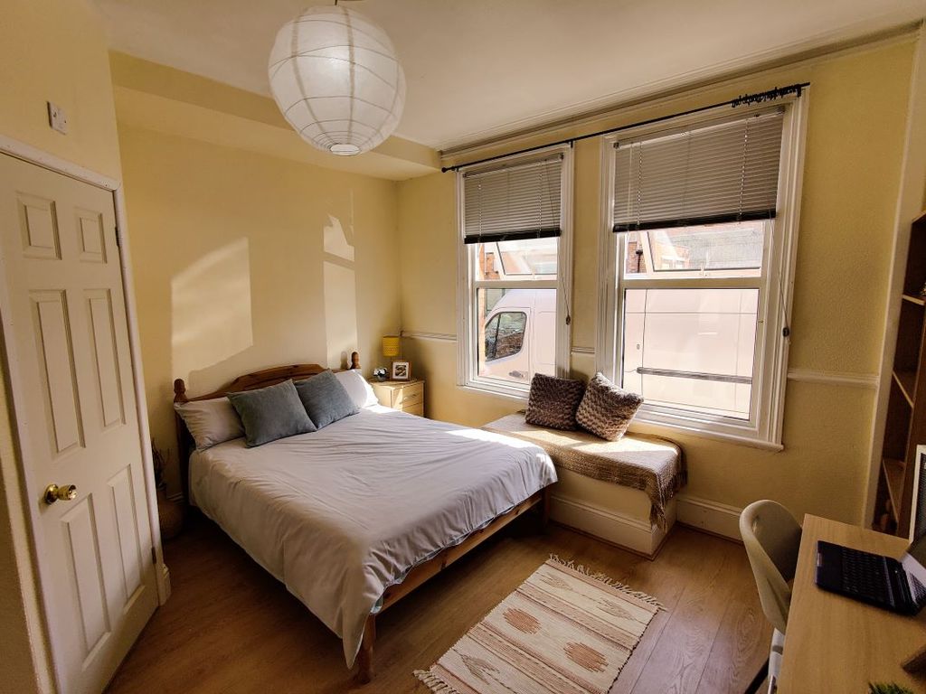 Property photo 1 of 36