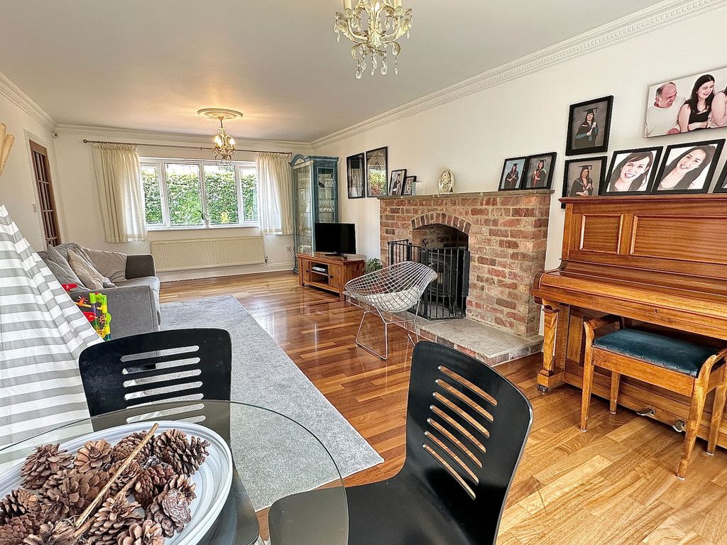 Property photo 3 of 32