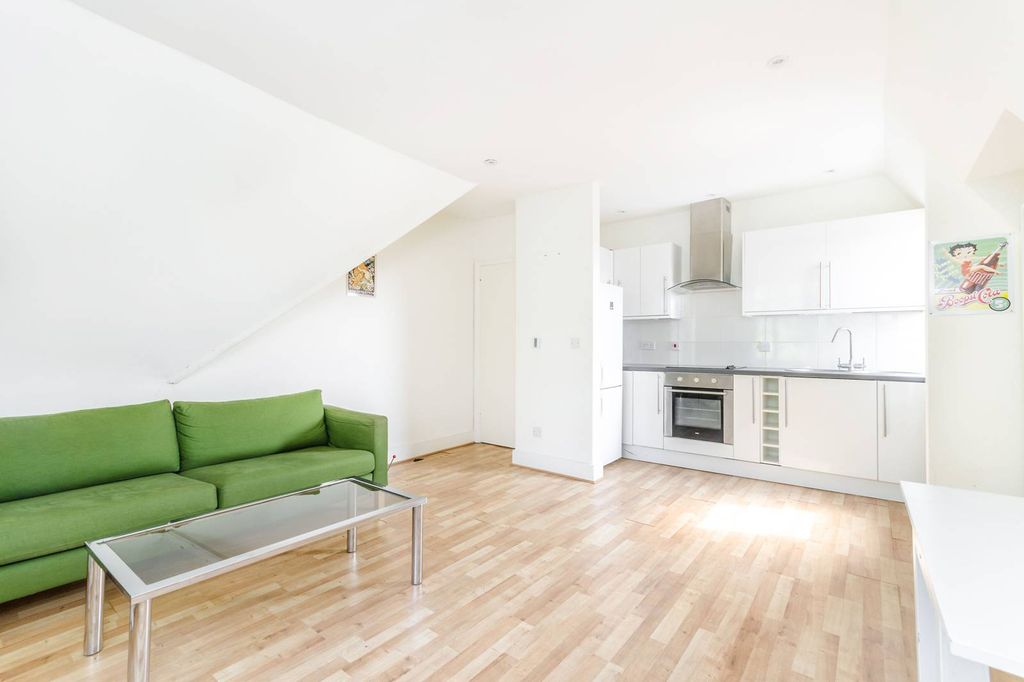 Property photo 2 of 7