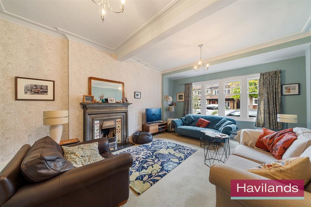 Property photo 3 of 20 The Chine-2.Jpg