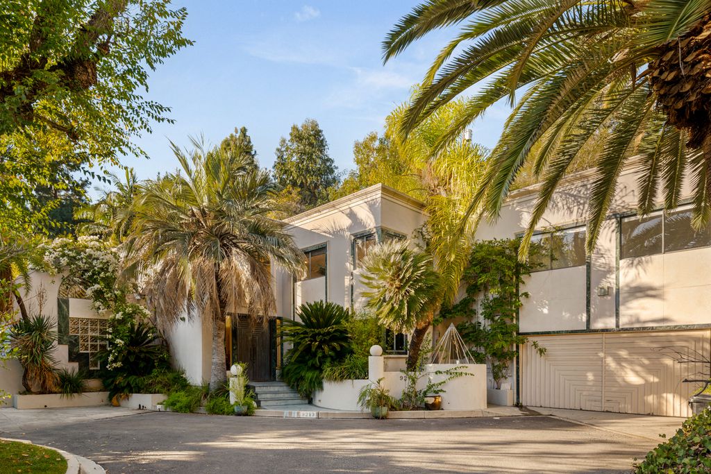 Property photo 1 of 40