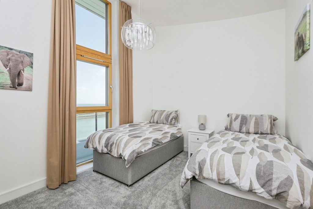 Additional image 11 of 3 bed penthouse for saleMidway Quay, Eastbourne BN23