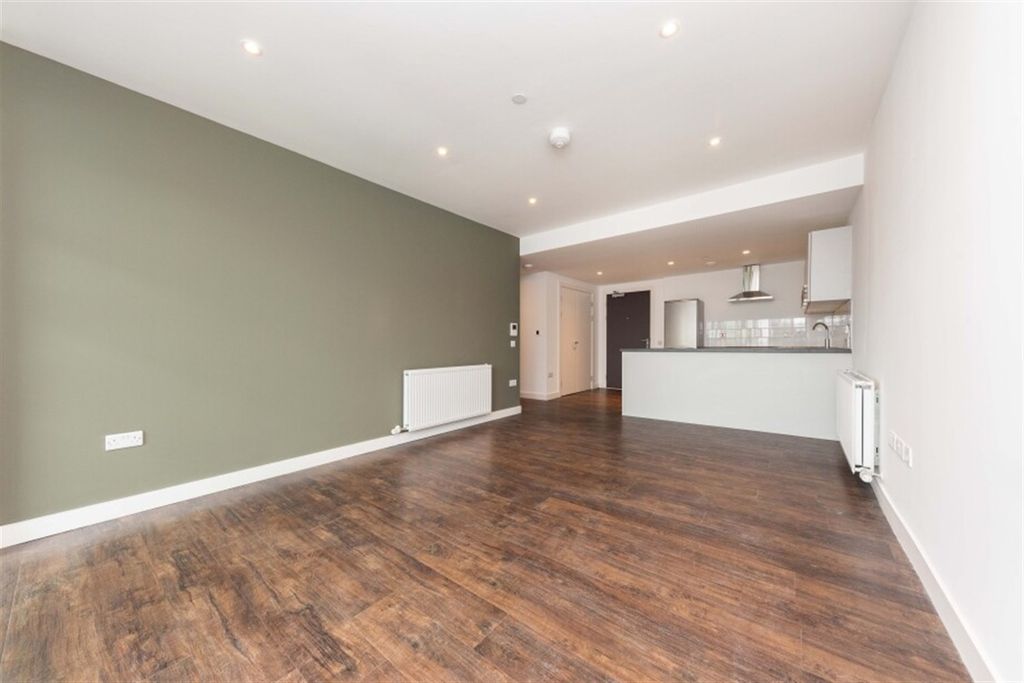 Property photo 1 of 13 (Main)