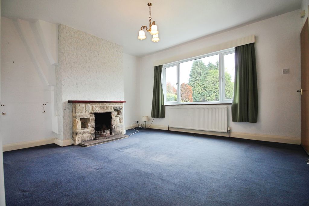 Property photo 3 of 17 Living Room