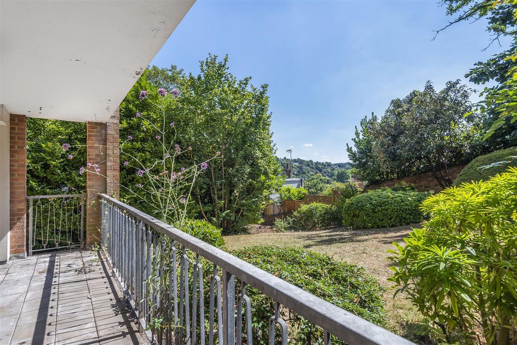 Property photo 2 of 12