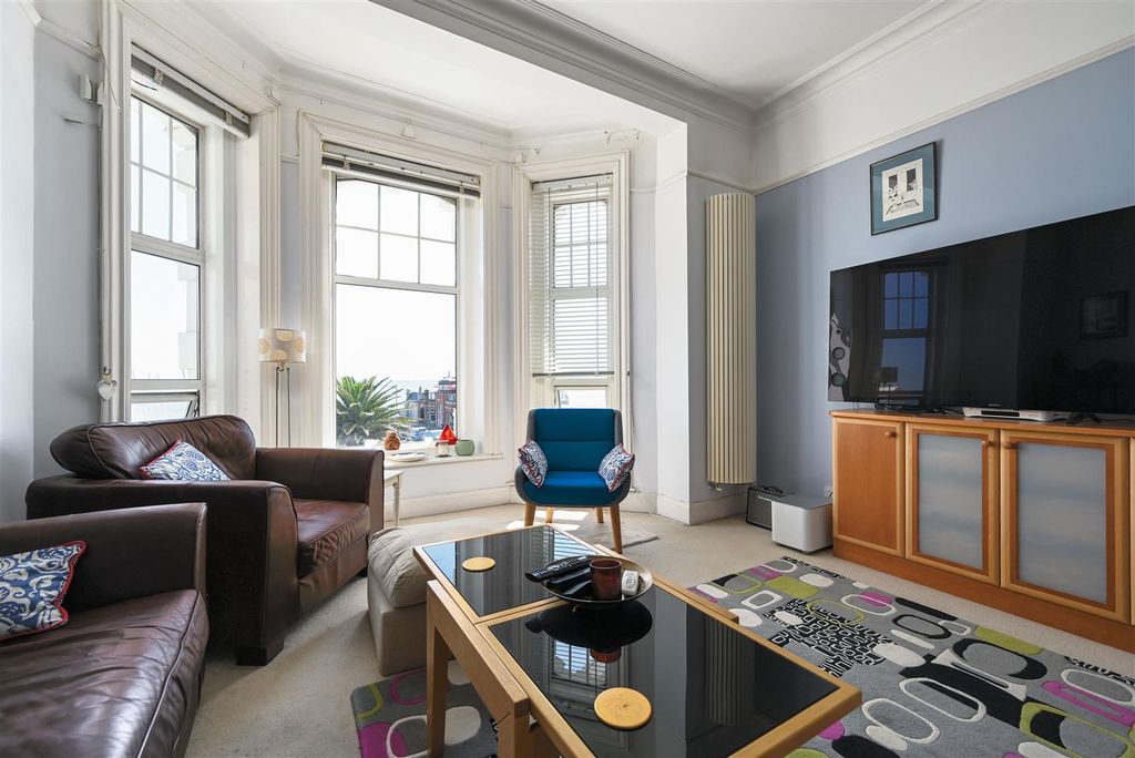 Property photo 3 of 20 1-Wilton-Court-Mansions (11).Jpg