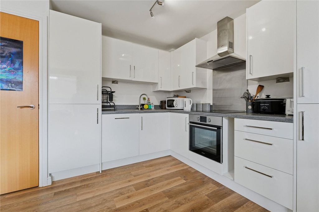 Property photo 2 of 10 Picture No. 30