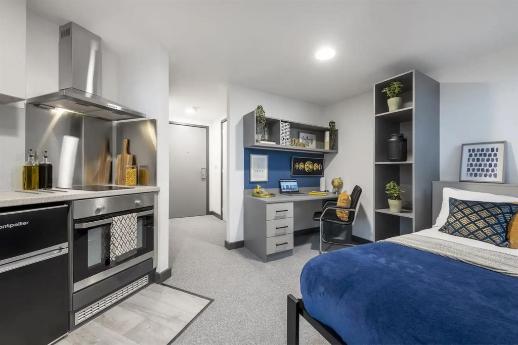 Property photo 1 of 22