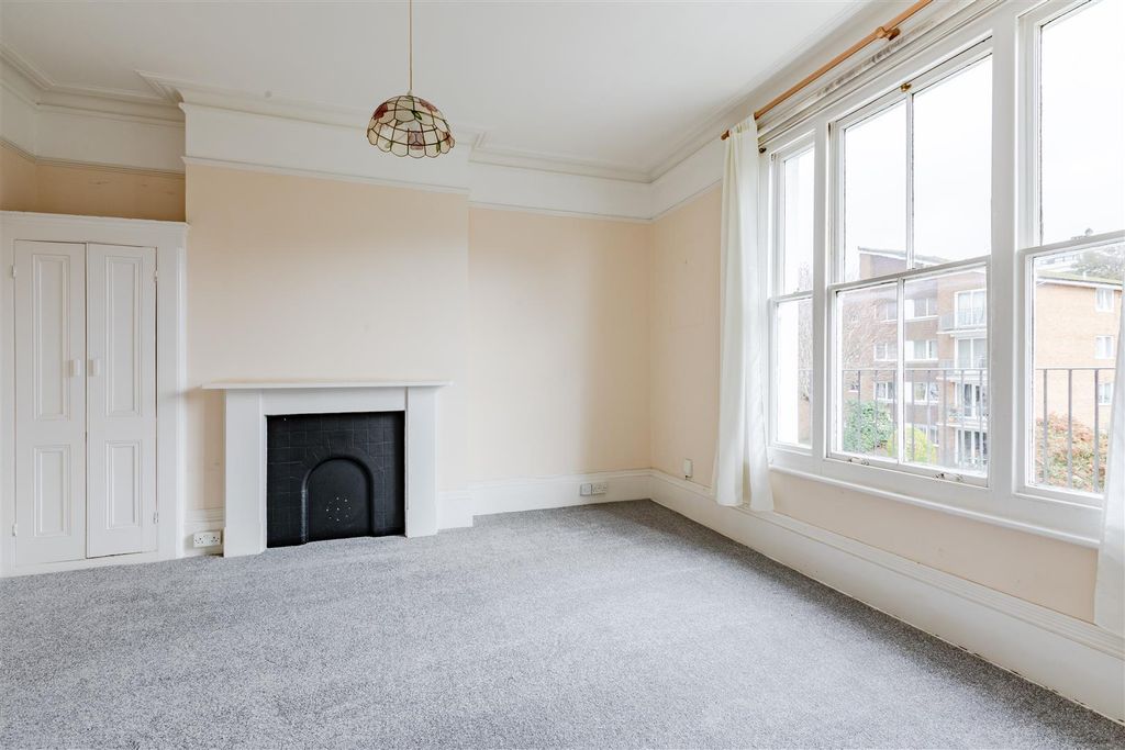 Property photo 1 of 7 Studio