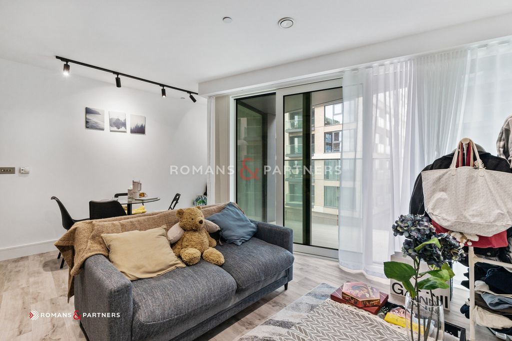 Property photo 1 of 12